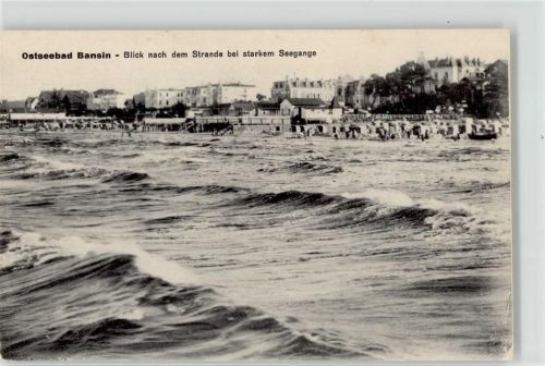 Bansin Dorf der Strand bei starkem Seegang Ostseebad