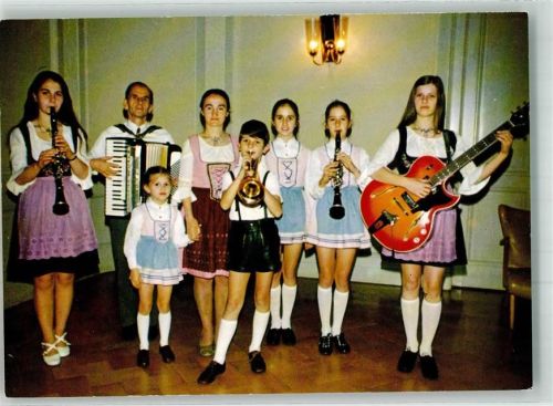 Schwalbach Die musizierende Familie Mönch mit Originalunterschriften Tracht Gitarre Akkordeon Flöte Trompete