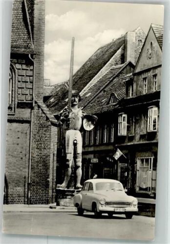 Stendal Skulptur des Roland Oldtimer Fotograf Darr VEB Bild und Heimat