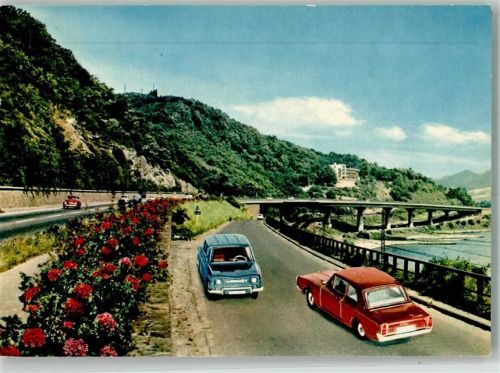 Remagen Straße und Brücke am Rhein Oldtimer