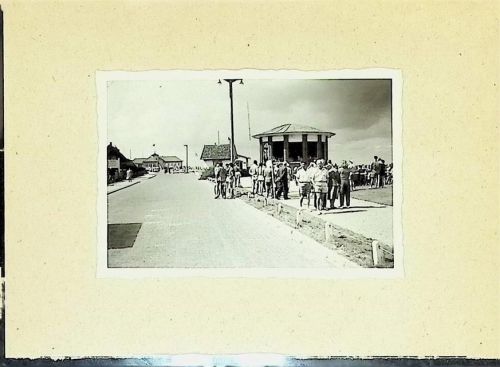 Duhnen Foto montiert auf Karton Am Musikpavillon Fotograf Otto Schulze
