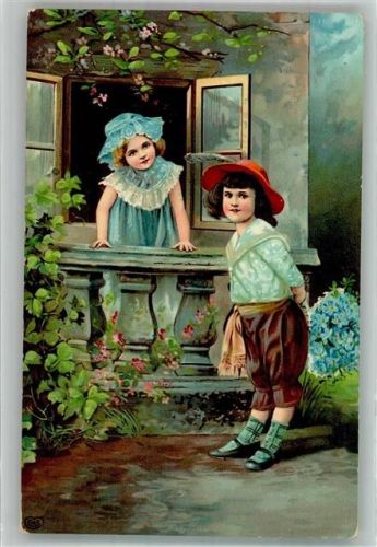 Zwei Kinder vor dem Fenster zum Garten Vergissmeinnicht