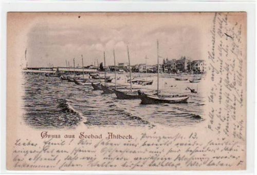 Ahlbeck Gruss aus Seebad Ahlbeck mit Strandansicht und Booten gelaufen 1906. An den Ecke n leichte Abdrücke vom Album. Oxydationsspuren, sonst gut erhalten.