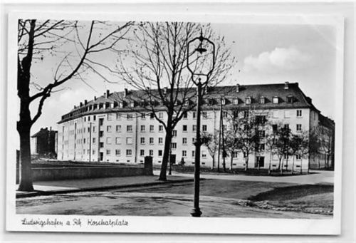 Ludwigshafen Ludwigshafen. ein Blick auf den Koschatplatz ungelaufen Ecken mit Albumabdrücken, sonst gut erhalten