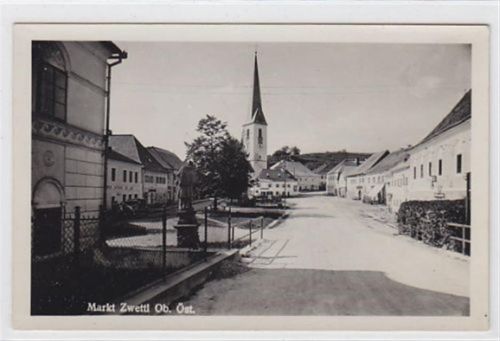 Zwettl Straßenpartie. Ungelaufen. Rückseite leicht stockfleckig, sonst gut erhalten. PLZ 4180.