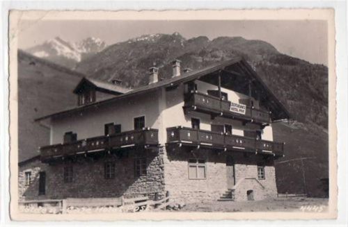 Sölden mit Hotel Post gelaufen von 1941 kleiner Knick oben links, leicht fleckig, sonst gut erhalten