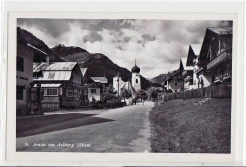 St. Anton am Arlberg mit Straßenpartie und Kirche ungelaufen Top Erhaltung.