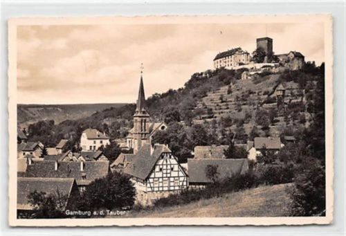 Gamburg an der Tauber. Teilansicht mit Schloß gelaufen. Leichter Stempeldurchdruck, kleiner Knick unten rechts, sonst gut erhalten