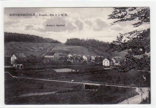 Bienenmühle mit Kadens Gasthof. Feldpost, mit Stempel von 1914. Gute Erhaltung.