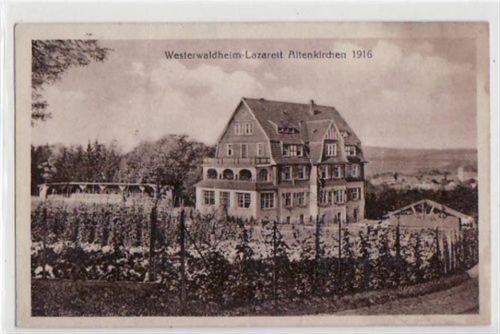 Altenkirchen mit Westerwaldheim - Lazarett gelaufen, Datum nicht lesbar. Leichter Bug linke Seite, leicht fleckig, sonst gut erhalten