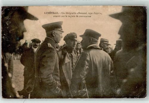 Luneville Un Dirigeable allemand , type Zeppelin , atterit sur le terrain de manöver Zeppelin Gebrauchsspuren