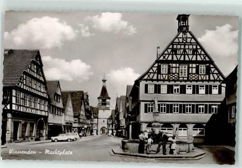 Winnenden Marktplatz Brunnen Auto
