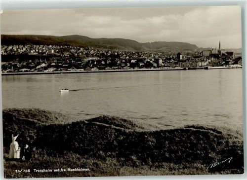 Trondheim fra MunkholmenMotorboot
