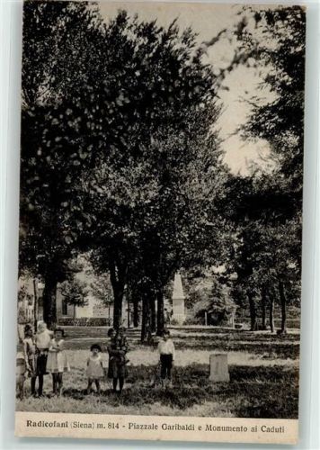 Radicofani Piazzale Garibaldi e Monumento ai Caduti