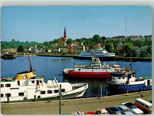 Flensburg Stadt Flensburg Fähre Juliane an der Fördebrücke VW Buli Auto