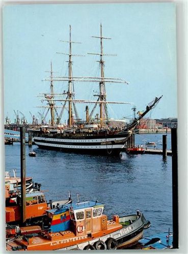 Hamburg Amerigo Vespucci Vollschiff Dreimaster Schleppschiff