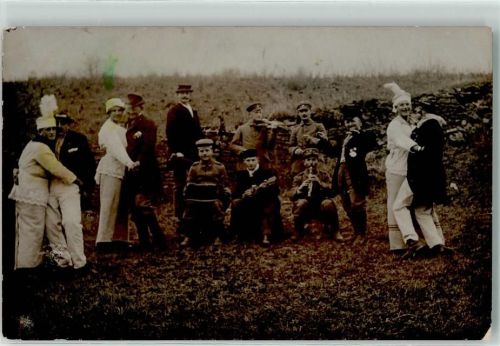 Gruppenbild Soldaten Transvestit Privatfoto AK
