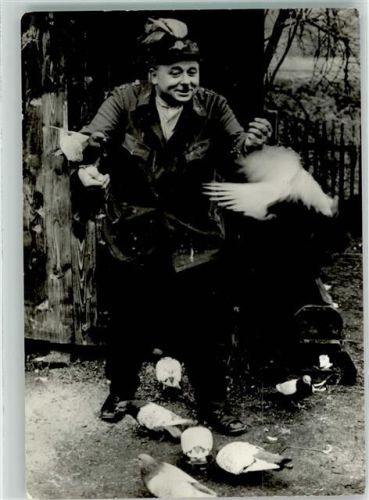 Vladimir Valenta mit Tauben AK