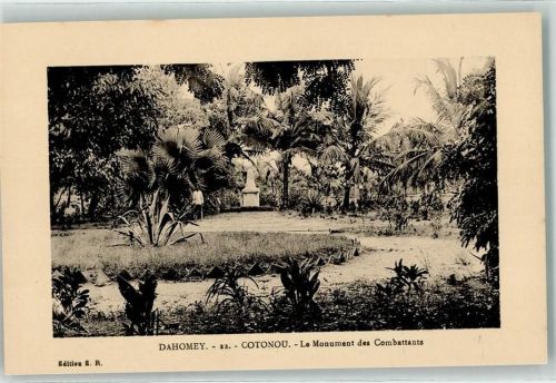 Cotonou le Monument des Combattants