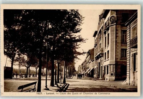Lorient Cours des Quais et Chambre de Commerce Bank Fahrrad Uhr