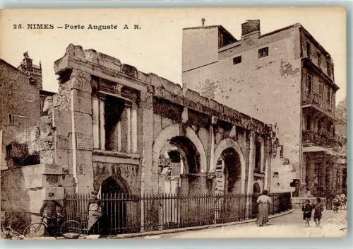 Nimes Porte Auguste Fahrrad