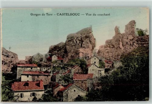 Sainte-Enimie vue du couchant Gorges du Tarn Castelbouc