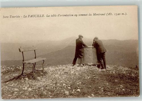 Gex la Faucille la table d`orientation au sommet du Montrond