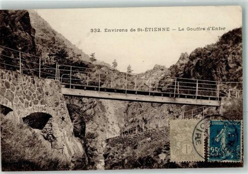 Saint-Etienne-de-Valoux le Gouffre d`Enfer