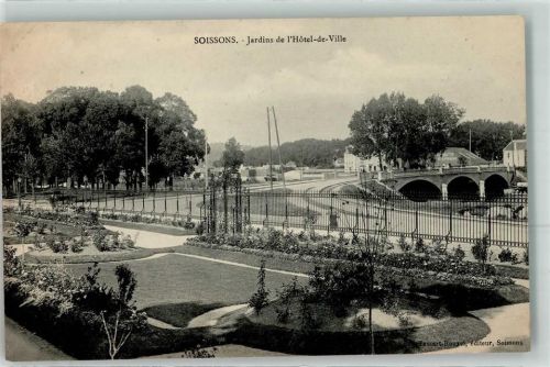 Soissons Garten des Rathauses