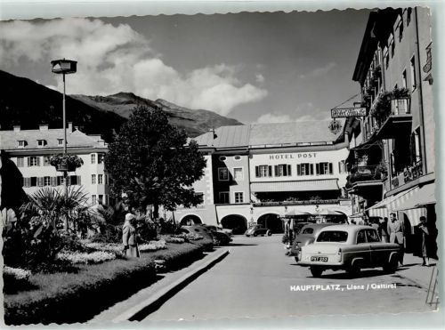 Lienz Hauptplatz Hotel Post VW Käfer Oldtimer