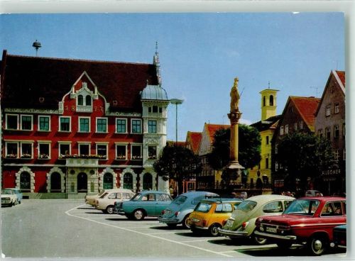 Mindelheim Marktplatz mit Rathaus und Mariensäule VW Käfer