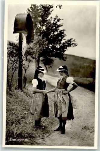 Elzach Flurkreuz Elztälerinnen Tracht Ort handschriftlich