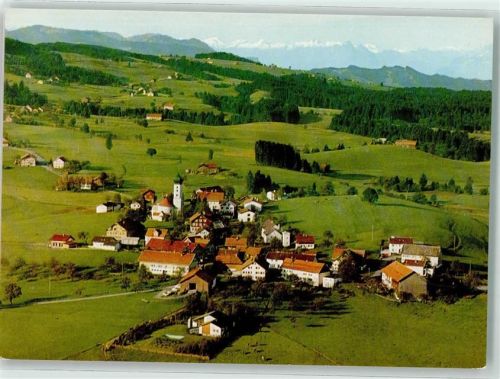 88179 W8999 Oberreute , Allgäu - Fliegeraufnahme des Ortes mit Kirche St. Martin