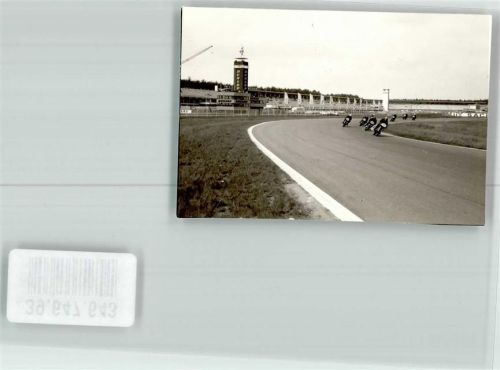 Hockenheim Rennszene beim Motorradrennen in der Sachs-Kurve auf dem Hockenheimring Foto Orginal aus Archiv eines Ansichtskartenverlags Ort handschriftlich