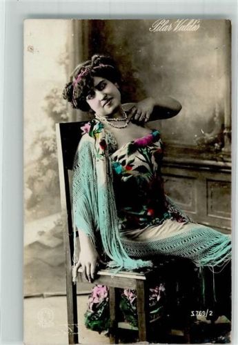 1911 Pilar Valdes