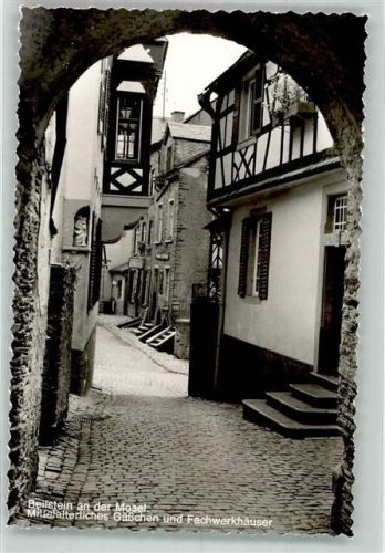 Beilstein Mittelalterliches Gäßchen und Fachwerkhäuser