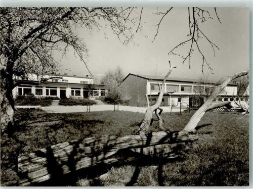 Perouse Gemeindehalle mit Kindergarten
