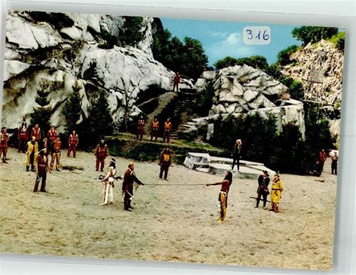 Bad Segeberg Szene aus den Karl-May-Spielen mit Indianern auf der Freilichtbühne am Kalkberg