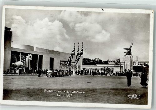 Paris 1937 Kleinbahn vor dem englischen Pavillon während der Weltausstellung