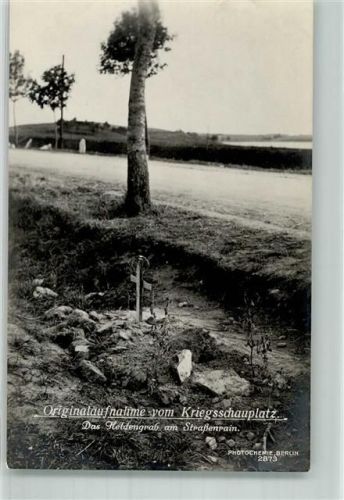Ein Soldatengrab am Straßenrand WK I Photochemie 2873