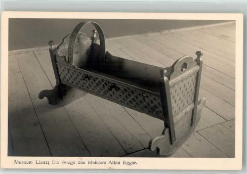 Lienz Babywiege von Meister Albin Egger Fotograf Karberger