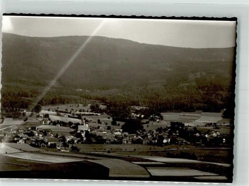 Arnbruck Der Ort mit der Kirche Sankt Bartholomäus Foto Original aus Archiv eines Ansichtskartenverlags Ort handschriftlich