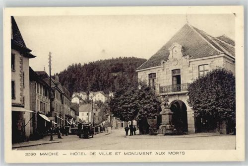 Maiche Hotel de Ville, Monument aux Morts