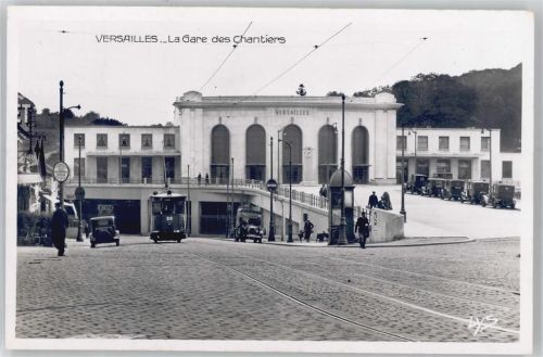 Versailles Bahnhof, Strassenbahn, Litfaßsäule