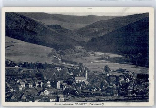 Olsberg Teilansicht, Kirche, Berge