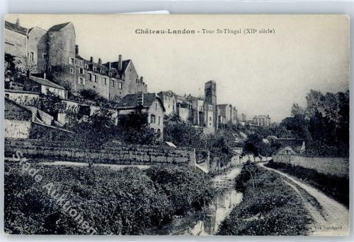 Chateau-Landon Tour St. Thugal