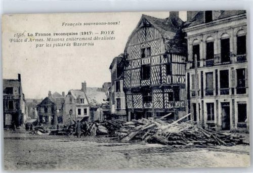 Roye La France reconquise (1917), Place d´Armes