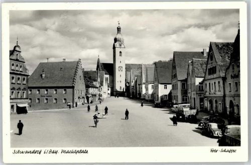 Schwandorf Marktplatz Kirche Autos Apotheke