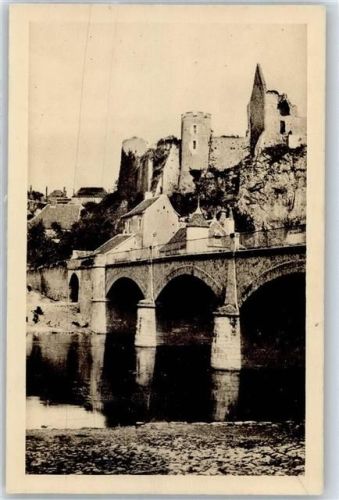 Angles-sur-l'Anglin Schloss Ruine AKU1