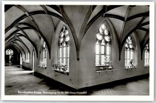 Bernkastel-Kues Kreuzgang im St. Nikolaus Hospital